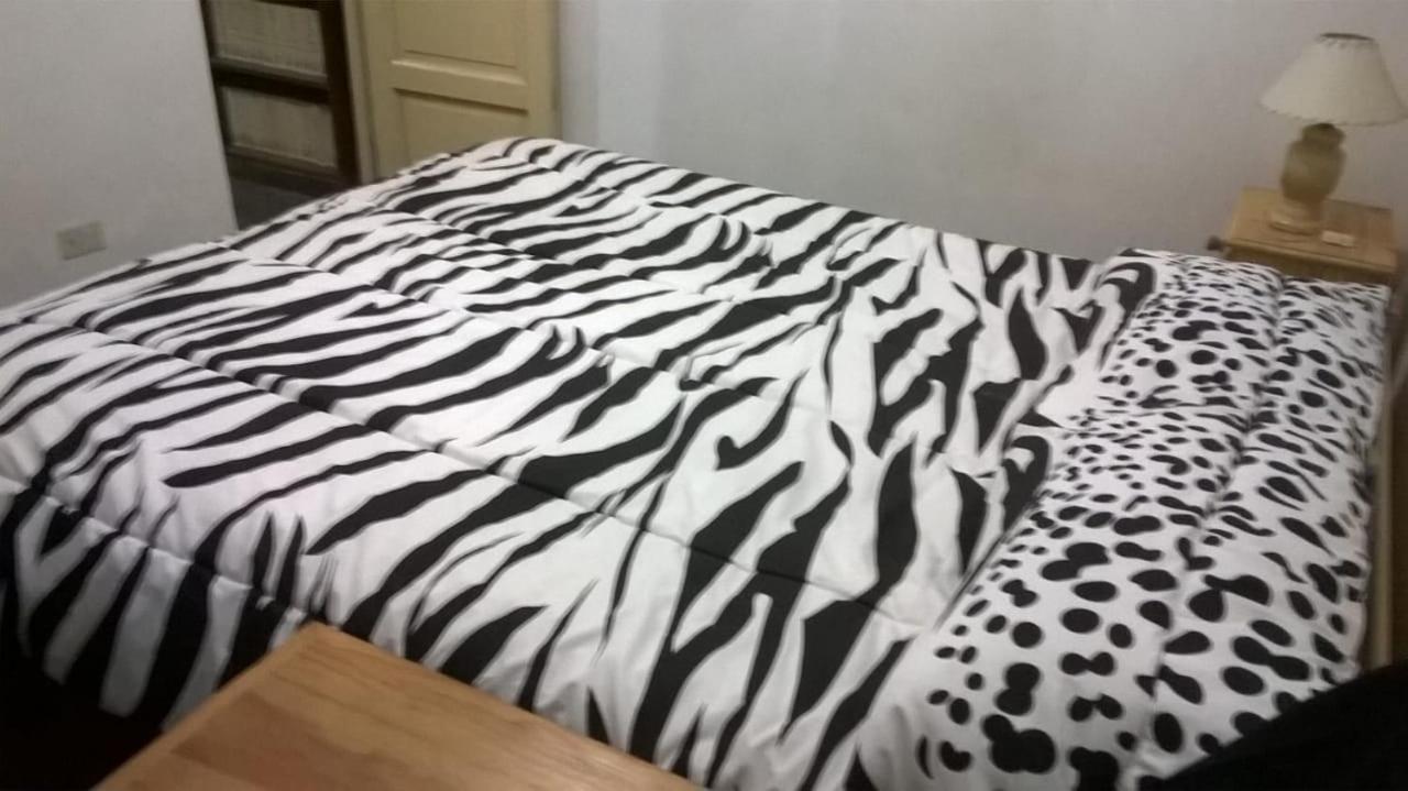 Habitac Indiv Casa De Familia, Flores Buenos Aires Eksteriør billede