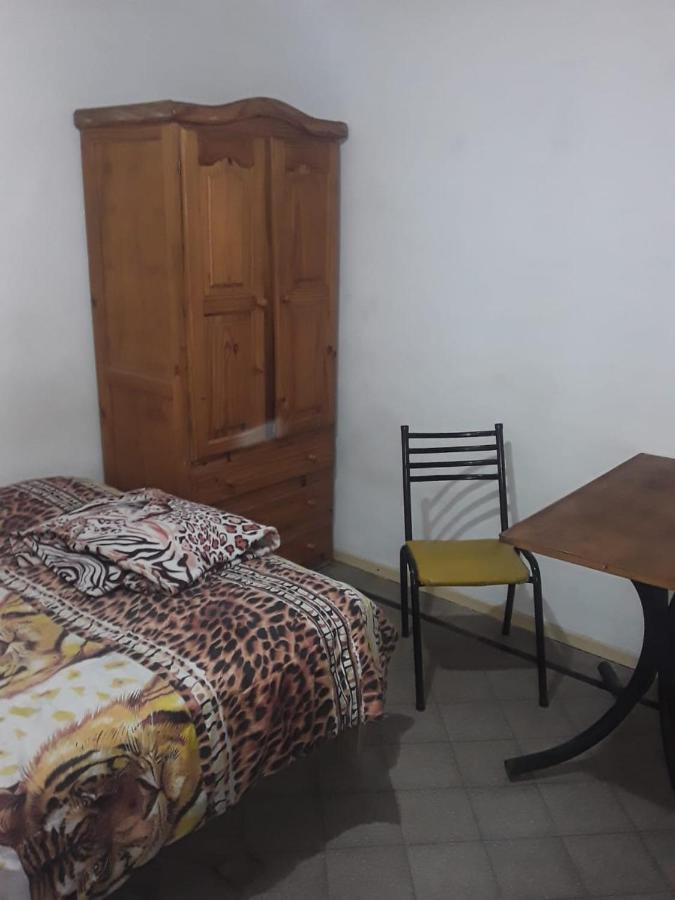 Habitac Indiv Casa De Familia, Flores Buenos Aires Eksteriør billede